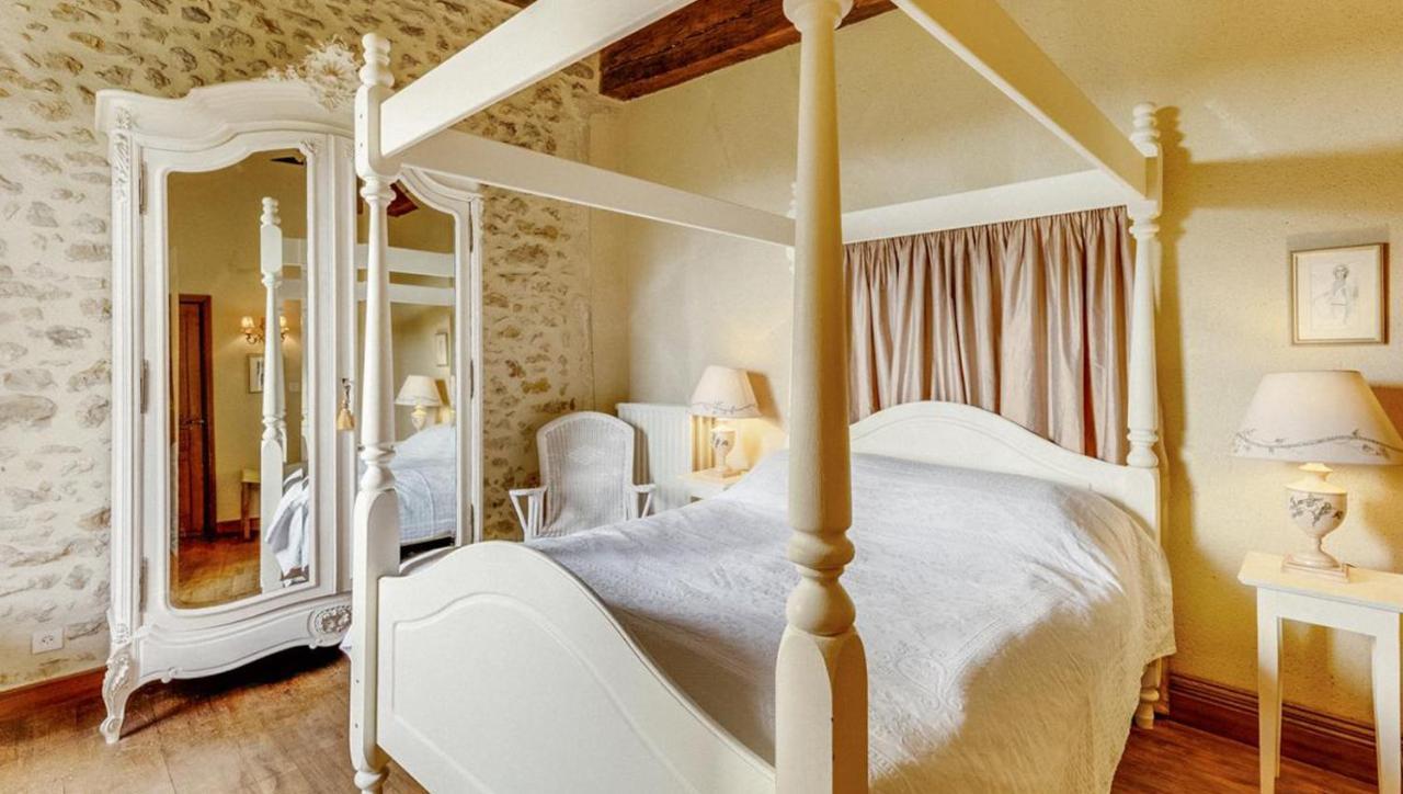 14Th Century Priory In Pressigny Bed & Breakfast Pressigny  Dış mekan fotoğraf