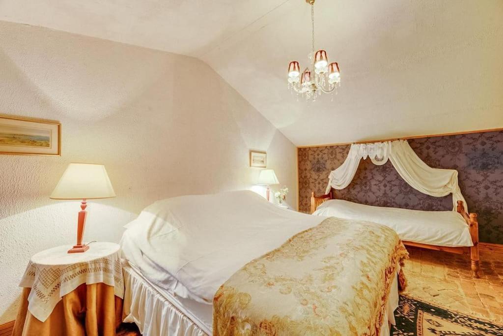 14Th Century Priory In Pressigny Bed & Breakfast Pressigny  Dış mekan fotoğraf