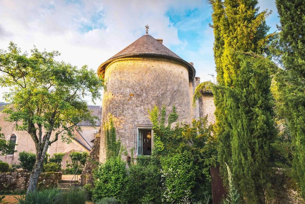 14Th Century Priory In Pressigny Bed & Breakfast Pressigny  Dış mekan fotoğraf